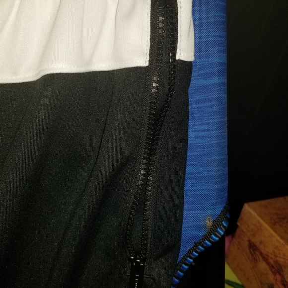 LIKE NEW! Air Jordan Athletic Shorts - Picture 7 of 7